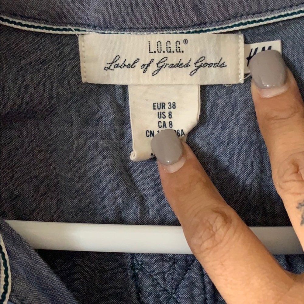 H&M button down shirt - Picture 2 of 3